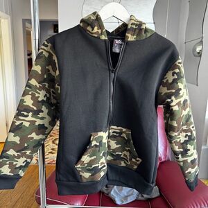 Quad Seven Boys Camo Hooded Jacket Fleece Lined Size 16/18 Zip Up EUC